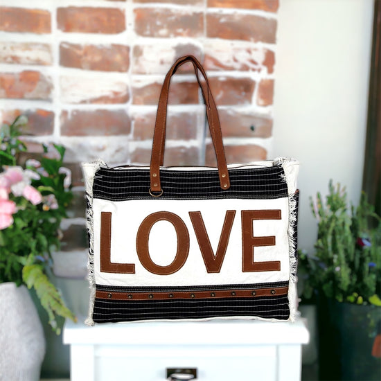 Myra Letters of Love Weekender Bag - The Street Boutique 