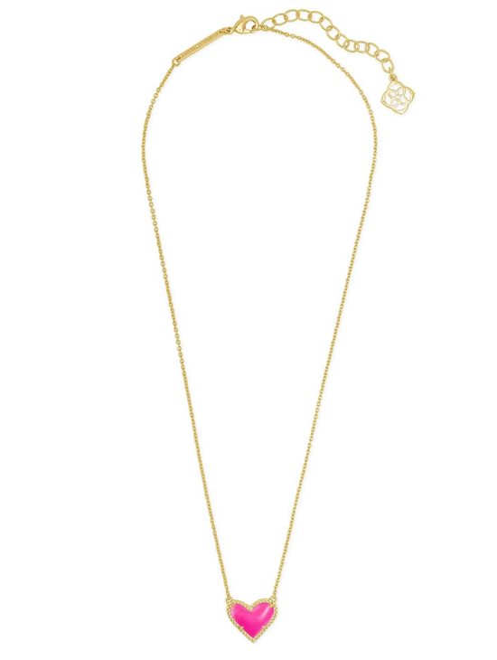 Load image into Gallery viewer, Ari Heart Gold Pendant Necklace in Magenta | KENDRA SCOTT - The Street Boutique 
