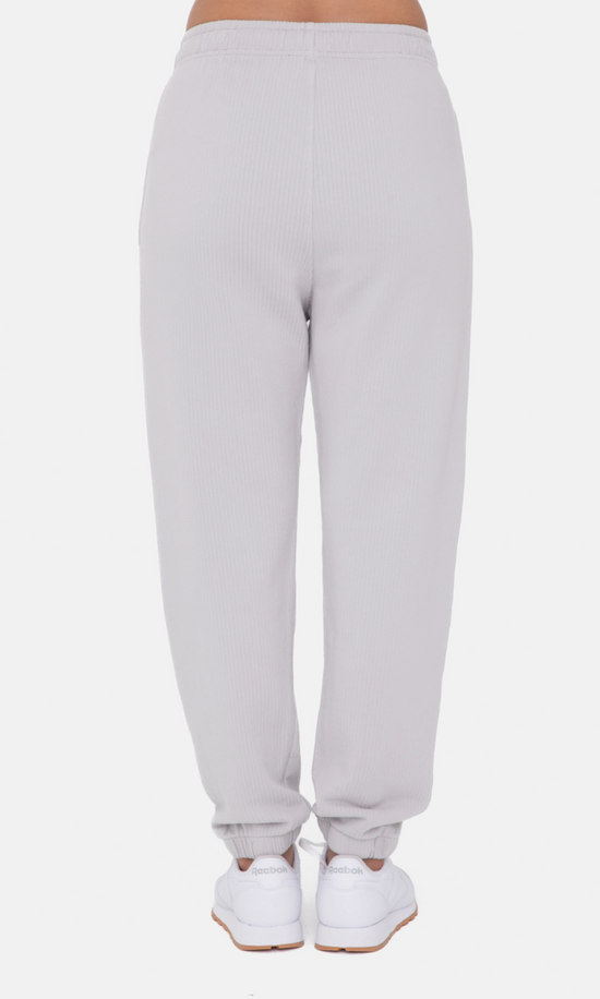 Mineral-Washed Billow Cuffed Joggers in Grey - The Street Boutique 