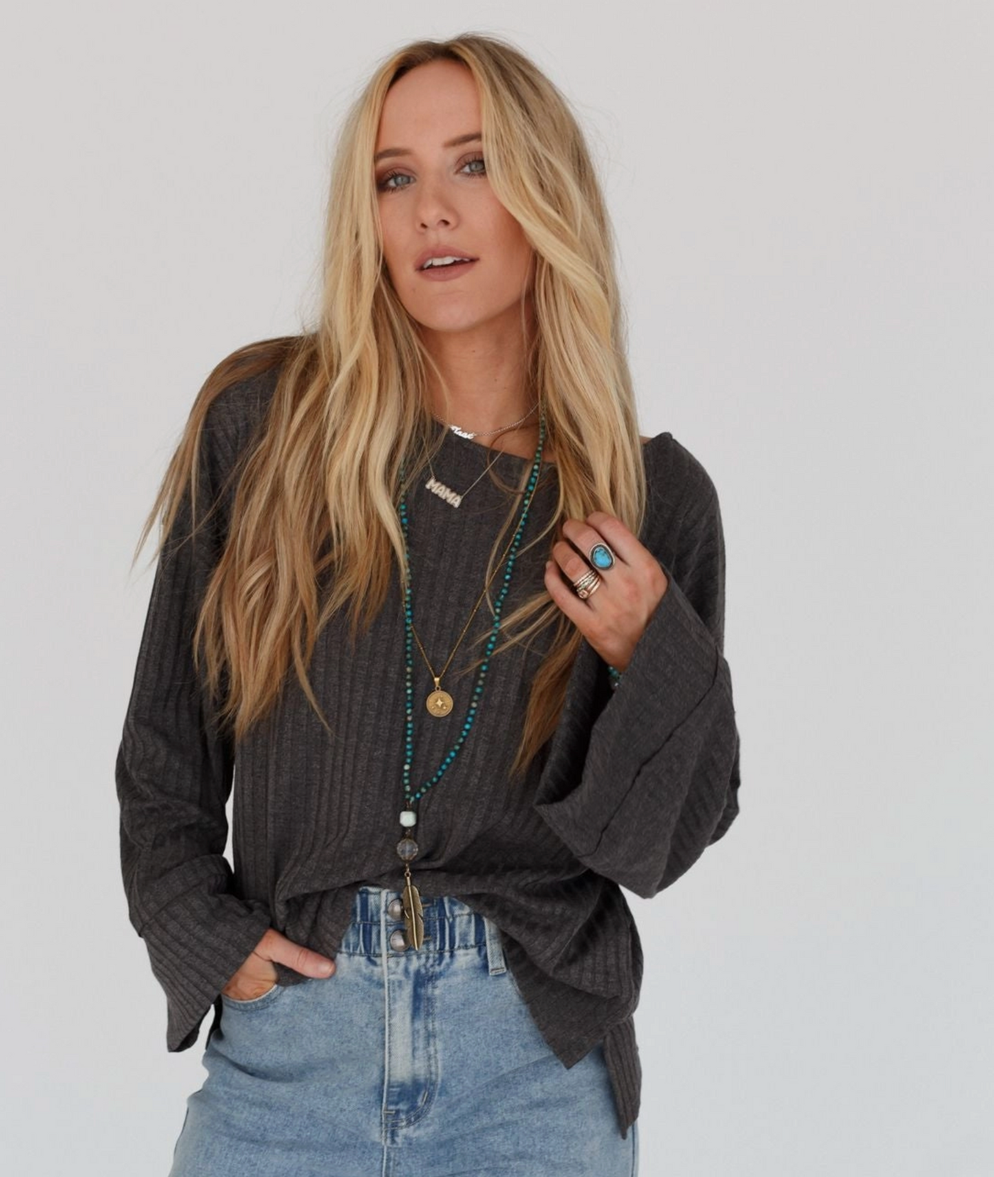 Load image into Gallery viewer, Round Neckline Sweater Top in Heather Charcoal - The Street Boutique 
