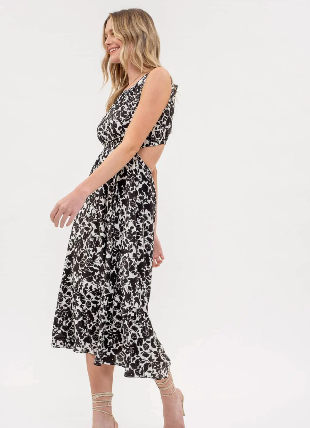 Floral Print Cut Out Midi Dress in Black - The Street Boutique 