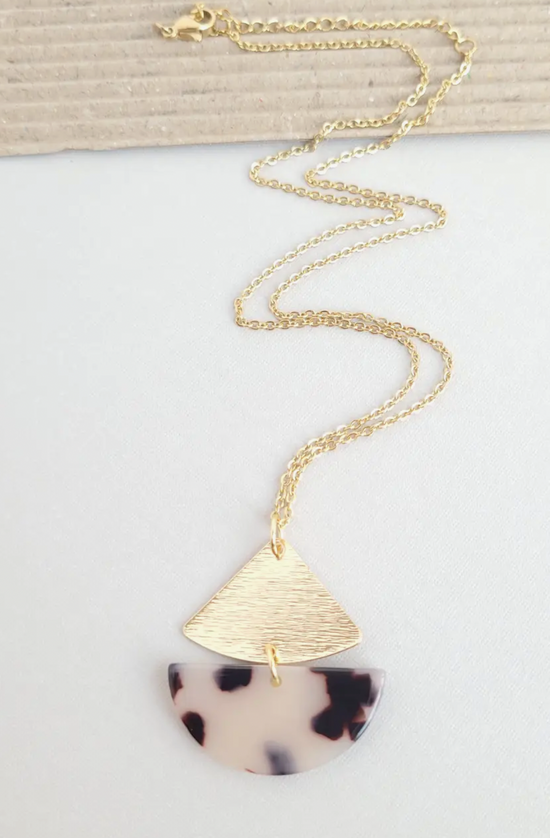 Ava Necklace- Blond Tortoise - The Street Boutique 