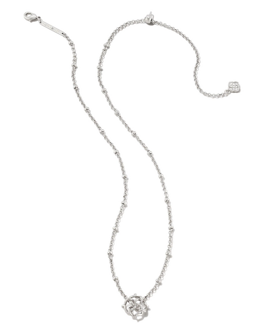 KENDRA SCOTT Kelly Short Pendant Necklace in Silver - The Street Boutique 